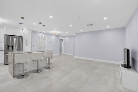 Townhouse in Delray Beach, Florida 2 bedrooms, 99.03 sq.m. № 2191175 - photo 13