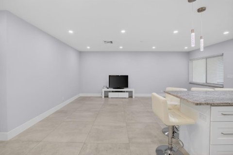 Townhouse in Delray Beach, Florida 2 bedrooms, 99.03 sq.m. № 2191175 - photo 14
