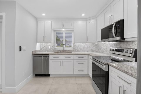 Townhouse in Delray Beach, Florida 2 bedrooms, 99.03 sq.m. № 2191175 - photo 2