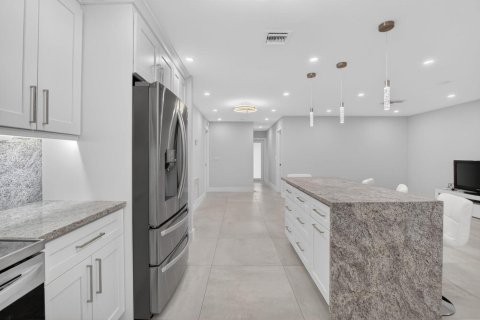 Townhouse in Delray Beach, Florida 2 bedrooms, 99.03 sq.m. № 2191175 - photo 4