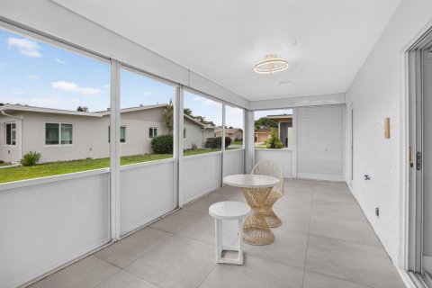 Townhouse in Delray Beach, Florida 2 bedrooms, 99.03 sq.m. № 2191175 - photo 24