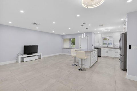 Townhouse in Delray Beach, Florida 2 bedrooms, 99.03 sq.m. № 2191175 - photo 10