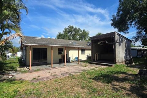 House in Sarasota, Florida 2 bedrooms, 145.67 sq.m. № 2400283