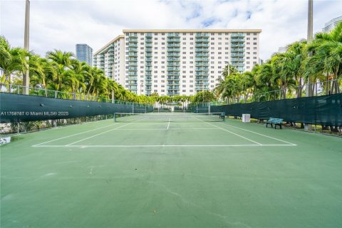 Condo in Sunny Isles Beach, Florida, 1 bedroom  № 1708556 - photo 19
