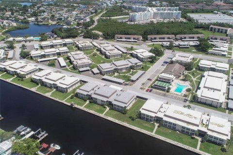 Купить кондоминиум в Нью-Порт-Ричи, Флорида 6 комнат, 101.08м2, № 2228386 - фото 19