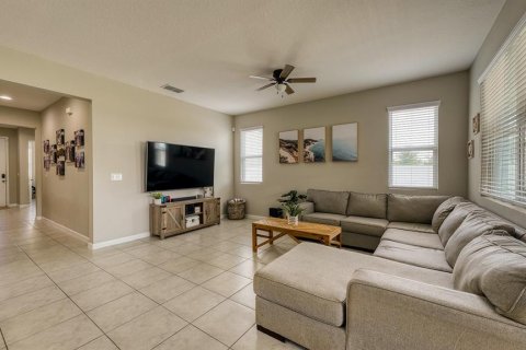 House in Davenport, Florida 3 bedrooms, 164.53 sq.m. № 1744492 - photo 9