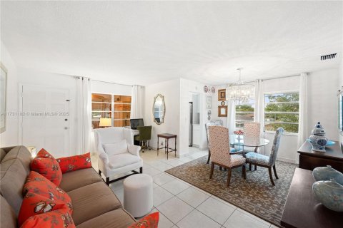 Copropriété à vendre à Hallandale Beach, Floride: 1 chambre, 60.39 m2 № 1940021 - photo 1