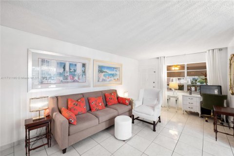 Copropriété à vendre à Hallandale Beach, Floride: 1 chambre, 60.39 m2 № 1940021 - photo 6