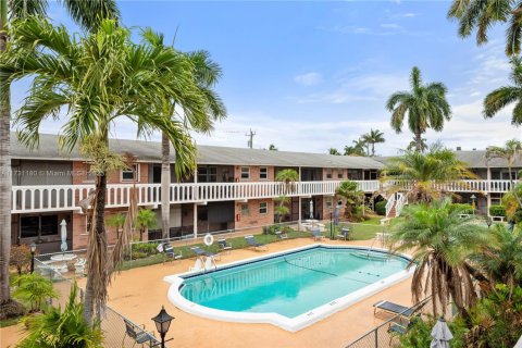 Copropriété à vendre à Hallandale Beach, Floride: 1 chambre, 60.39 m2 № 1940021 - photo 13