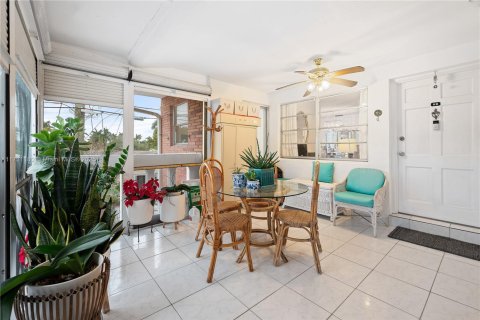 Copropriété à vendre à Hallandale Beach, Floride: 1 chambre, 60.39 m2 № 1940021 - photo 12
