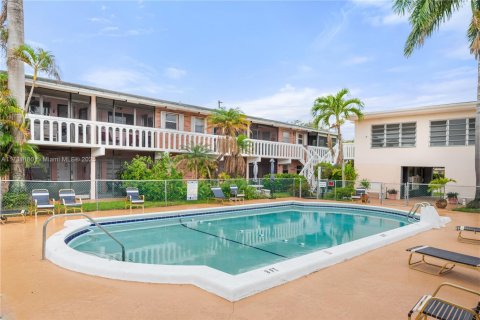 Copropriété à vendre à Hallandale Beach, Floride: 1 chambre, 60.39 m2 № 1940021 - photo 14