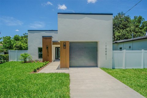 House in Tampa, Florida 3 bedrooms, 141.4 sq.m. № 2113730