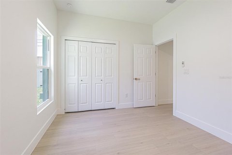 House in Tampa, Florida 3 bedrooms, 141.4 sq.m. № 2113730 - photo 16