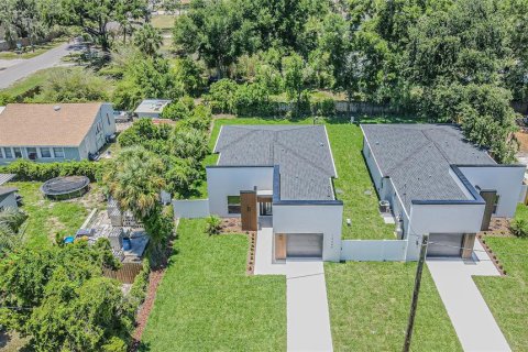 House in Tampa, Florida 3 bedrooms, 141.4 sq.m. № 2113730 - photo 4