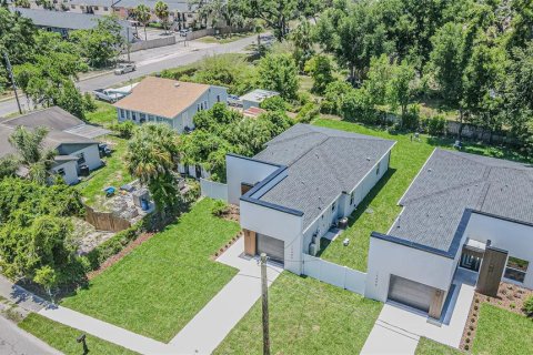 House in Tampa, Florida 3 bedrooms, 141.4 sq.m. № 2113730 - photo 5