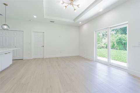 House in Tampa, Florida 3 bedrooms, 141.4 sq.m. № 2113730 - photo 9