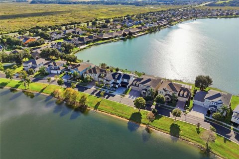 House in Groveland, Florida 5 bedrooms, 323.58 sq.m. № 2425903 - photo 8