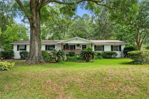House in Gainesville, Florida 4 bedrooms, 193.61 sq.m. № 1771940 - photo 2