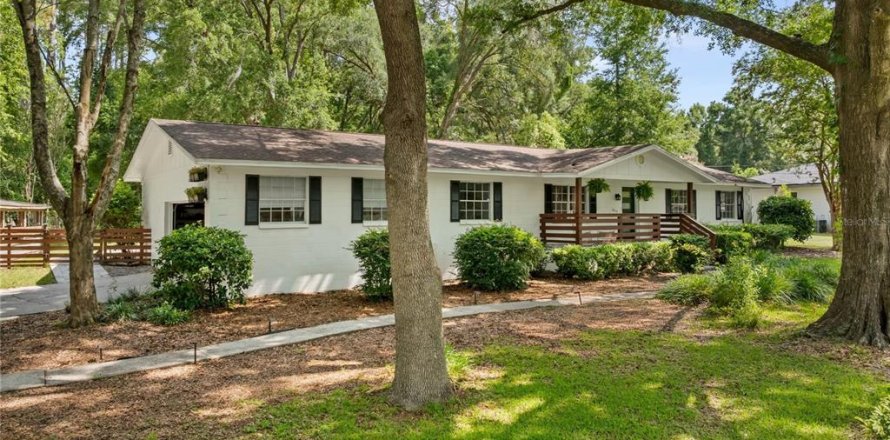 House in Gainesville, Florida 4 bedrooms, 193.61 sq.m. № 1771940