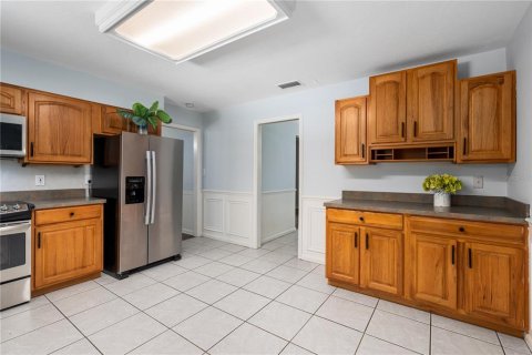 House in Gainesville, Florida 4 bedrooms, 193.61 sq.m. № 1771940 - photo 4