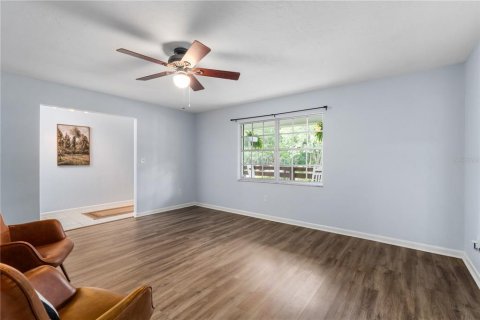 House in Gainesville, Florida 4 bedrooms, 193.61 sq.m. № 1771940 - photo 9