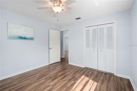 House in Gainesville, Florida 4 bedrooms, 193.61 sq.m. № 1771940 - photo 13