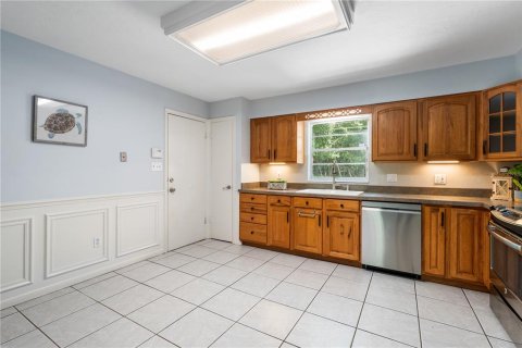 House in Gainesville, Florida 4 bedrooms, 193.61 sq.m. № 1771940 - photo 5