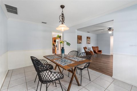 House in Gainesville, Florida 4 bedrooms, 193.61 sq.m. № 1771940 - photo 7