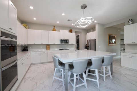 Купить виллу или дом в Уэстлейк, Флорида 5 спален, 381.83м2, № 2006674 - фото 23