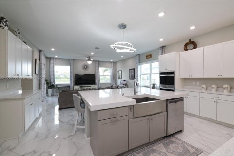 Купить виллу или дом в Уэстлейк, Флорида 5 спален, 381.83м2, № 2006674 - фото 27