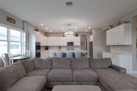 Купить виллу или дом в Уэстлейк, Флорида 5 спален, 381.83м2, № 2006674 - фото 22