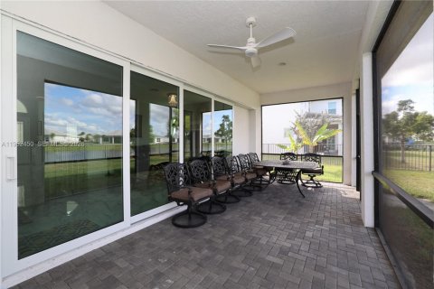 Купить виллу или дом в Уэстлейк, Флорида 5 спален, 381.83м2, № 2006674 - фото 17