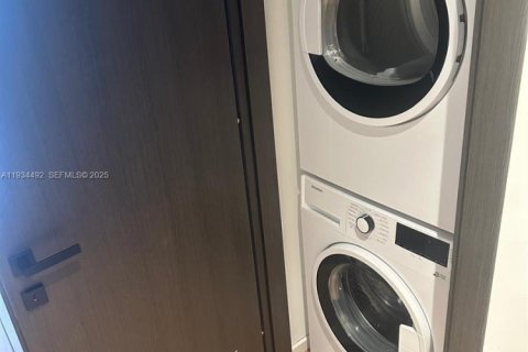 Copropriété à vendre à Miami, Floride: 40.78 m2 № 1992579 - photo 11