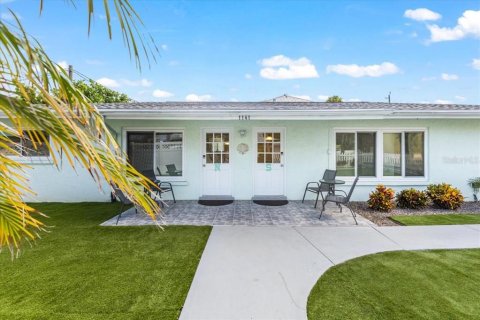 Propiedad comercial en venta en Sarasota, Florida, 4 dormitorios, 129.32 m2 № 1877210 - foto 1