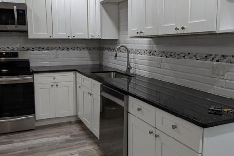 House in Tampa, Florida 2 bedrooms, 114.73 sq.m. № 1536626 - photo 6