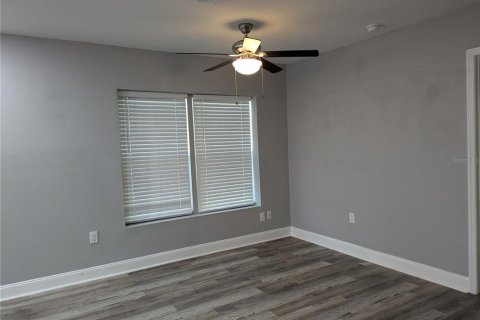 House in Tampa, Florida 2 bedrooms, 114.73 sq.m. № 1536626 - photo 3