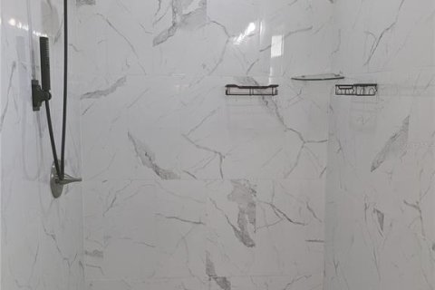 House in Tampa, Florida 2 bedrooms, 114.73 sq.m. № 1536626 - photo 11