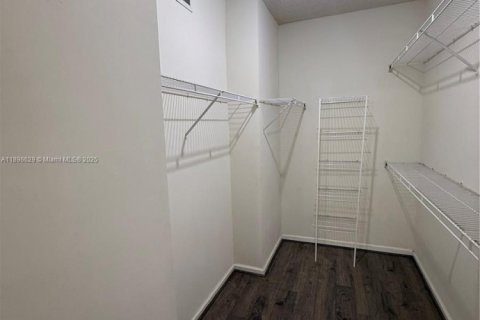 Condominio en alquiler en Sunny Isles Beach, Florida, 1 dormitorio, 62.52 m2 № 1952163 - foto 13