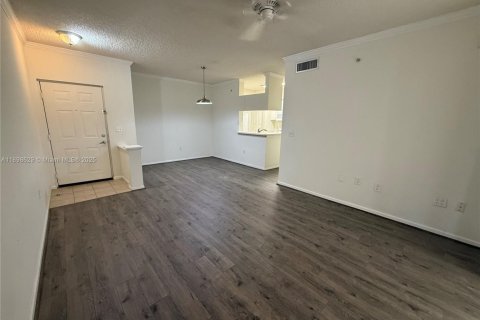 Condominio en alquiler en Sunny Isles Beach, Florida, 1 dormitorio, 62.52 m2 № 1952163 - foto 2