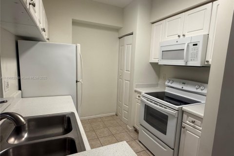 Condominio en alquiler en Sunny Isles Beach, Florida, 1 dormitorio, 62.52 m2 № 1952163 - foto 6