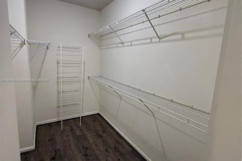 Condominio en alquiler en Sunny Isles Beach, Florida, 1 dormitorio, 62.52 m2 № 1952163 - foto 12