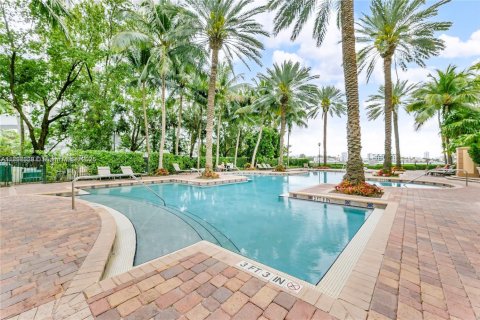 Condominio en alquiler en Sunny Isles Beach, Florida, 1 dormitorio, 62.52 m2 № 1952163 - foto 28