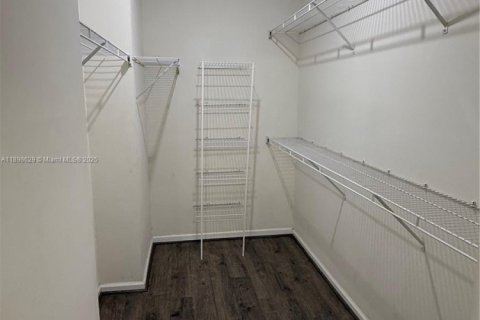 Condominio en alquiler en Sunny Isles Beach, Florida, 1 dormitorio, 62.52 m2 № 1952163 - foto 11