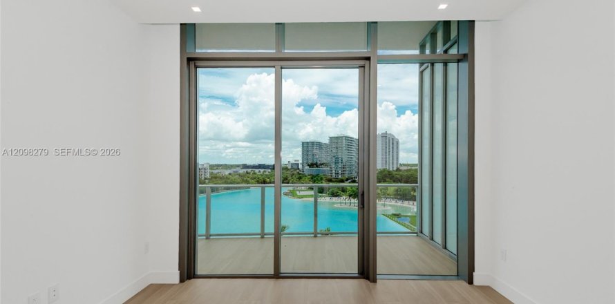 Condo in North Miami, Florida, 1 bedroom № 2399965