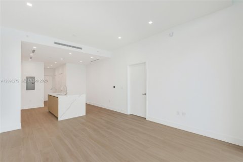 Condo in North Miami, Florida, 1 bedroom № 2399965 - photo 7