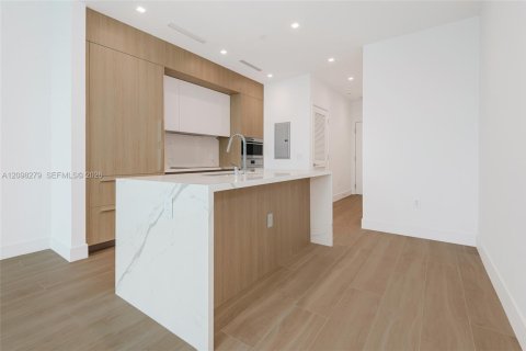 Condo in North Miami, Florida, 1 bedroom № 2399965 - photo 9