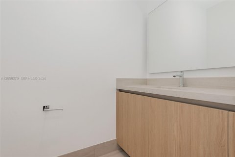 Condo in North Miami, Florida, 1 bedroom № 2399965 - photo 12