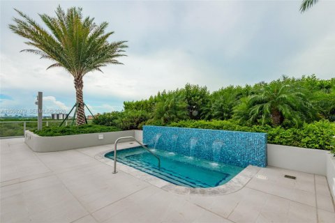 Condo in North Miami, Florida, 1 bedroom № 2399965 - photo 25
