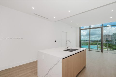 Condo in North Miami, Florida, 1 bedroom № 2399965 - photo 5