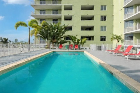 Condominio en venta en Miami, Florida, 2 dormitorios, 73.76 m2 № 2032273 - foto 3